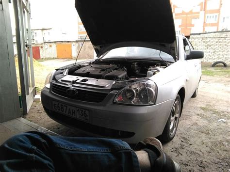 Устраняем стук петли капота — Lada Приора хэтчбек, 1,6 л, 2008 года ...