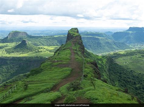 Magnificant Forts To Visit In Maharashtra For All History Lovers