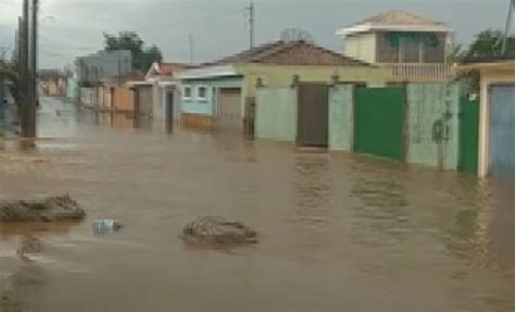 Chuva Alaga Ruas De Itirapina E água Invade Cerca De 30 Casas Diz