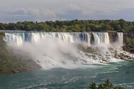 500 Niagara water falls Stock Pictures, Editorial Images and Stock ...