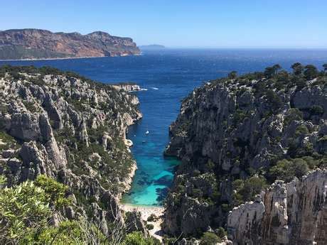 Randonn E Vers La Calanque Den Vau En Passant Par Port Pin Cassis