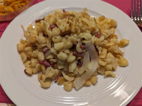 Herzhafte Sp Tzle Mit Speck Zwiebeln Und Parmesan Von Gia Chefkoch