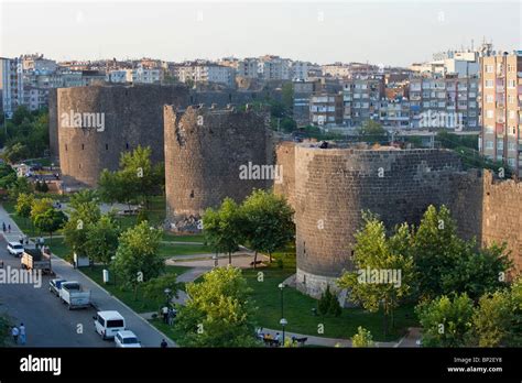 Diyarbakir city walls fotografías e imágenes de alta resolución Alamy