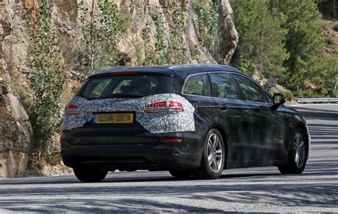 Ford Mondeo Driver Pulls A Knife On Motorist He Had Been Tailgaiting