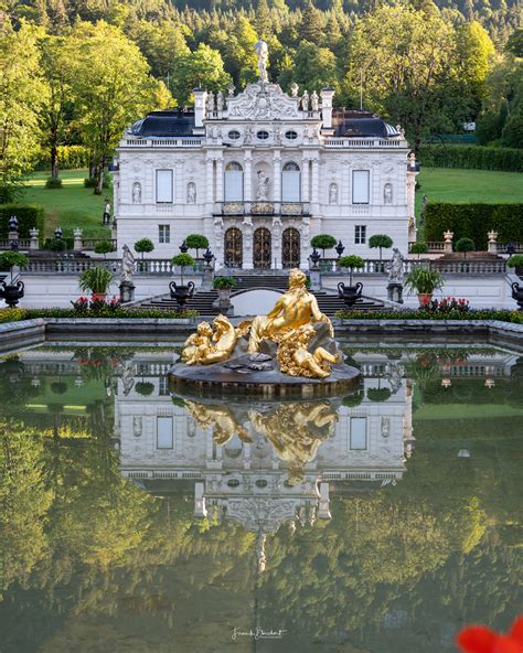 Schloss Linderhof in den Ammergauer Alpen