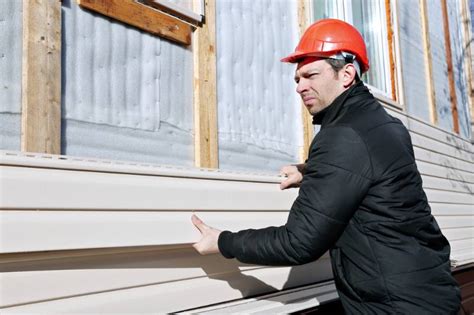 A Comprehensive Guide To Vinyl Siding Repair