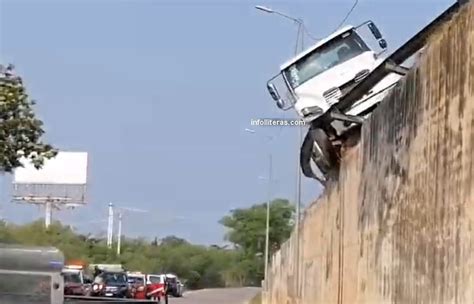 El conductor de un camión se durmió al volante y chocó contra la