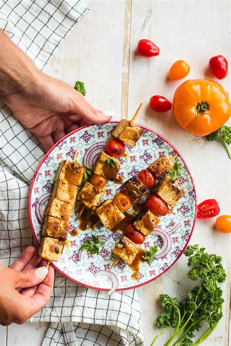 Pr Parer Des Brochettes De Tofu Marin Es Barbecue Vegan