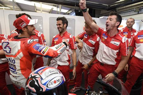 MotoGP 2017 Le foto più spettacolari del GP di Silverstone MotoGP