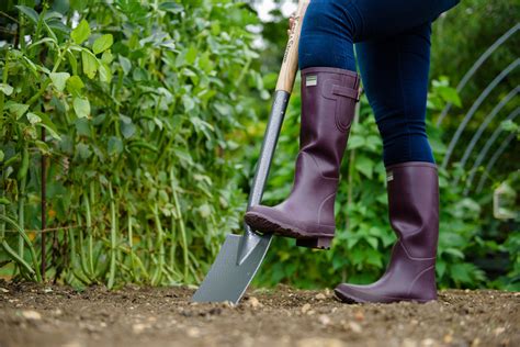 Kent Stowe Carbon Steel Border Spade St Peters Garden Centre