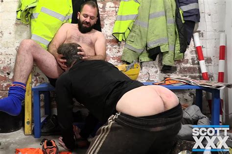 ScottXXX Johny Barewood Owen Preston On Your Knees Mate Hot