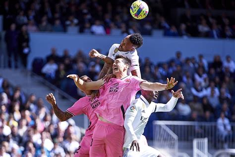 La Demencia El Riesgo De Los Futbolistas Por Rematar De Cabeza