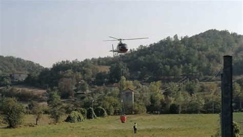 Cairo Montenotte incendio boschivo in località Strade Ville