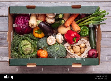 Vegetable box delivery hi-res stock photography and images - Alamy