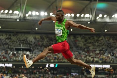 Championnat Du Monde D Athl Tisme Hugues Fabrice Zango Sur Le Toit Du