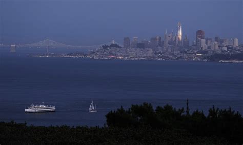 Workers set to complete tallest building in San Francisco - CBS News