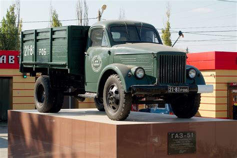 ГАЗ 51 на постаментах | АвтоКлуб ГАЗ 51