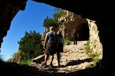 Strada Delle Gallerie Al Monte Pasubio Rifugio Gen Papa Salita A