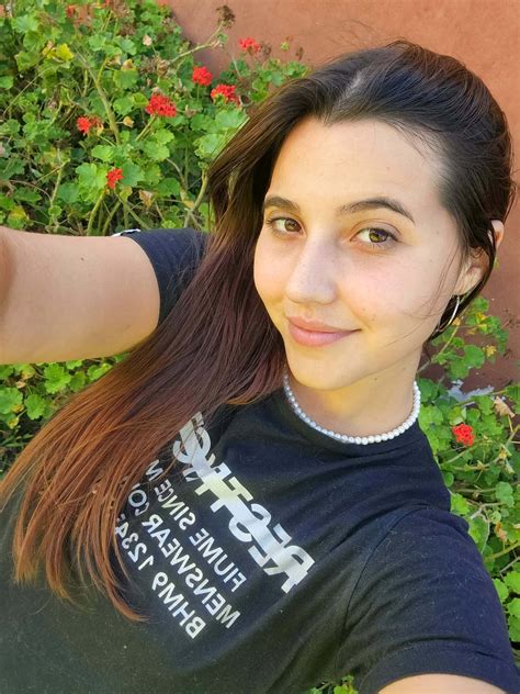 I Love Taking Selfies Outside In Nature Rselfiegirl