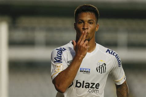 Arsenal And Manchester United Vie For Santos Striker Marcos Leonardo