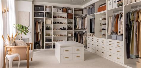 How Do You Lay Out A Walk In Closet Expert Organizers Advise Storables