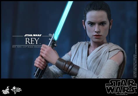 Star Wars The Force Awakens Rey Hot Toys Figure To Include Lightsaber DisKingdom