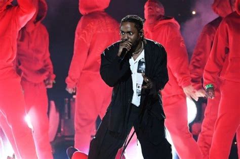 Watch Kendrick Lamar Opens Grammys 2018 With Epic Performance