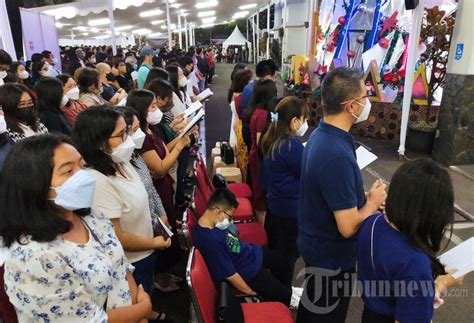 Misa Malam Natal Di Gereja Katedral Bandung Foto