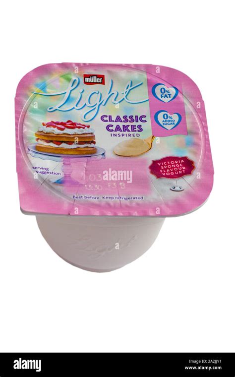 Muller Light Classic Cakes Inspired Yogurt Victoria Sponge Flavour