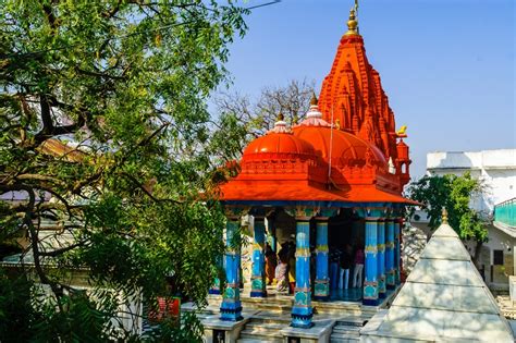 The Brahma Temple in Ajmer Pushkar, India | Day Tripe with Sunleisureworld