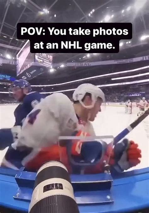 Pas Facile D Tre Photographe Pendant Un Match De Hockey Sur Glace