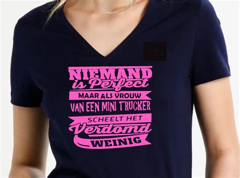 Dames T Shirt Niemand Is Perfect Tekstkadoshop Nl