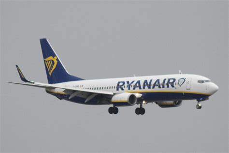 RA EI DWB Manchester MAN Airport RyanAir Boeing 737 8A Flickr