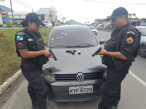 Roubo de carro termina em tiroteio na RJ 106 em Maricá Maricá Info