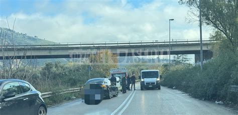 Incidente All Uscita Della Variante Sorelle Della Valle Soccorse Da