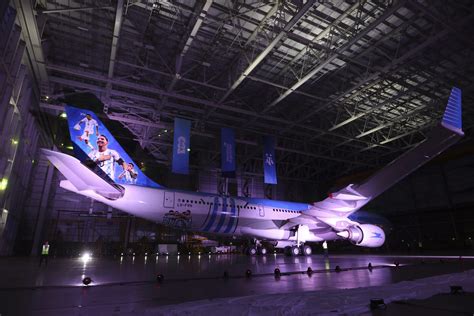 Presentan avión en el que viajará a Qatar la Selección de Argentina