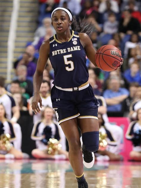 Notre Dame Womens Star Jackie Young Leading Irish Into Sweet 16