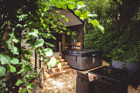 Lodges With Hot Tubs North Wales Heron S Lake Retreat