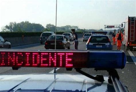 TRAFFICO AUTOSTRADE Incidente Sull A4 E Tratto Chiuso 3B Meteo