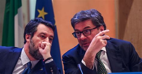 Giorgetti Stringe I Cordoni Della Borsa E La Prima Vittima Quota