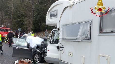 Un Altra Tragedia Sulle Strade Venete Scontro Auto Camper In Cadore