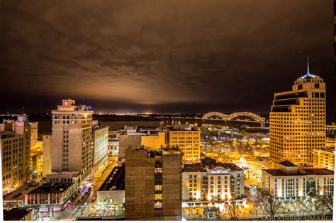 Downtown Memphis Skyline Lits Up At Night Memphis Skyline Downtown