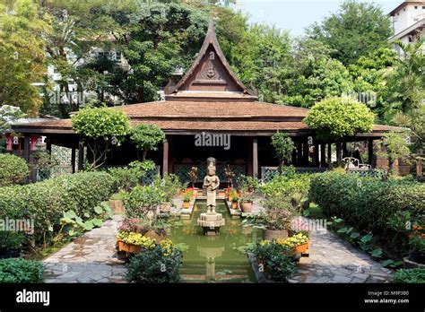 Maison Traditionnelle En Bois Khmer Banque De Photographies Et Dimages