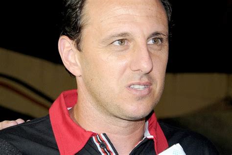 Rogério Ceni confirma que encerra carreira no São Paulo dia 6 de agosto