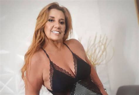 Aos 66 Anos Rita Cadillac Posa Sensual De Lingerie SBT TV SBT TV