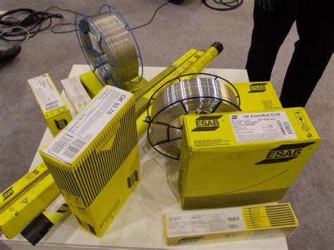 ESAB ワイヤー: フラックスコアードとその他のワイヤー、選択規則とアプリケーション