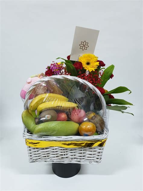 Fruit Basket Delivery in Singapore | Fruit basket gift, Fruit basket ...