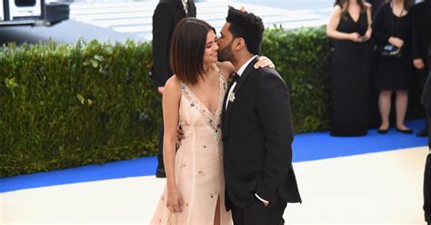 Selena Gomez E The Weeknd Terminam Namoro Ap S Meses Juntos Purebreak