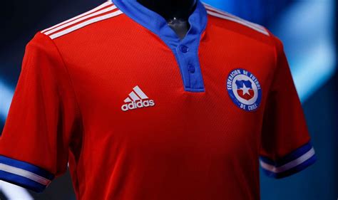 Evolución de la camiseta de la selección chilena FutDados