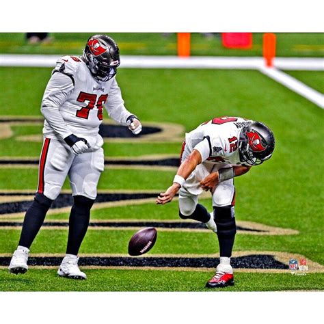 Tom Bradys First Touchdown Spike Celebration With The Tampa Bay Buccaneers